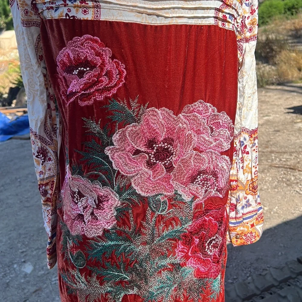 Aratta NWOT Silent Journey Burned Tulip velvet and silk embroidered tunic size S - Picture 3 of 14